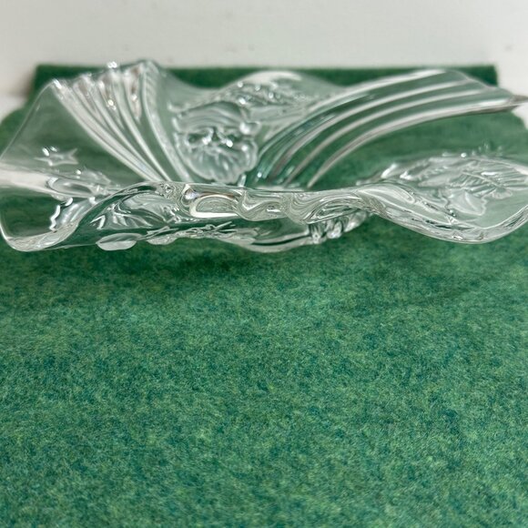 Vintage Mikasa Etched Glass Christmas Medley Bowl Candy Dish With Holiday Design - Picture 7 of 14